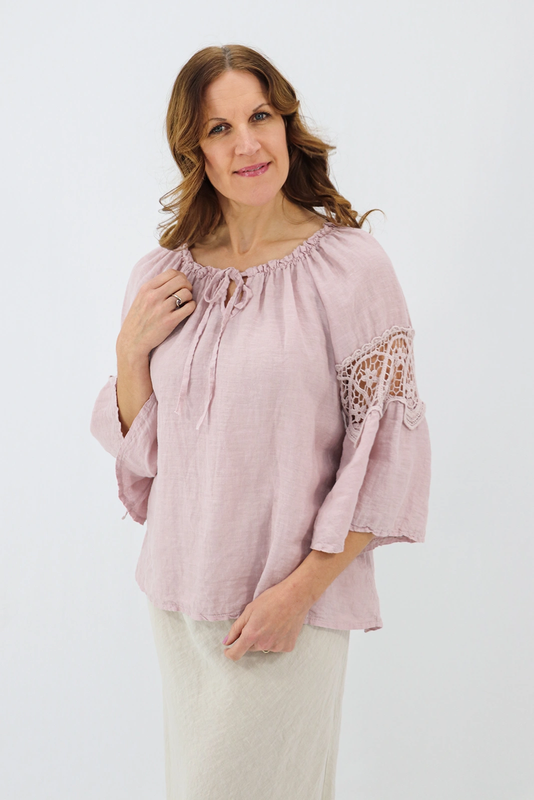 Aida Rose Linen Labella Boho Blouse Antique Pink Model