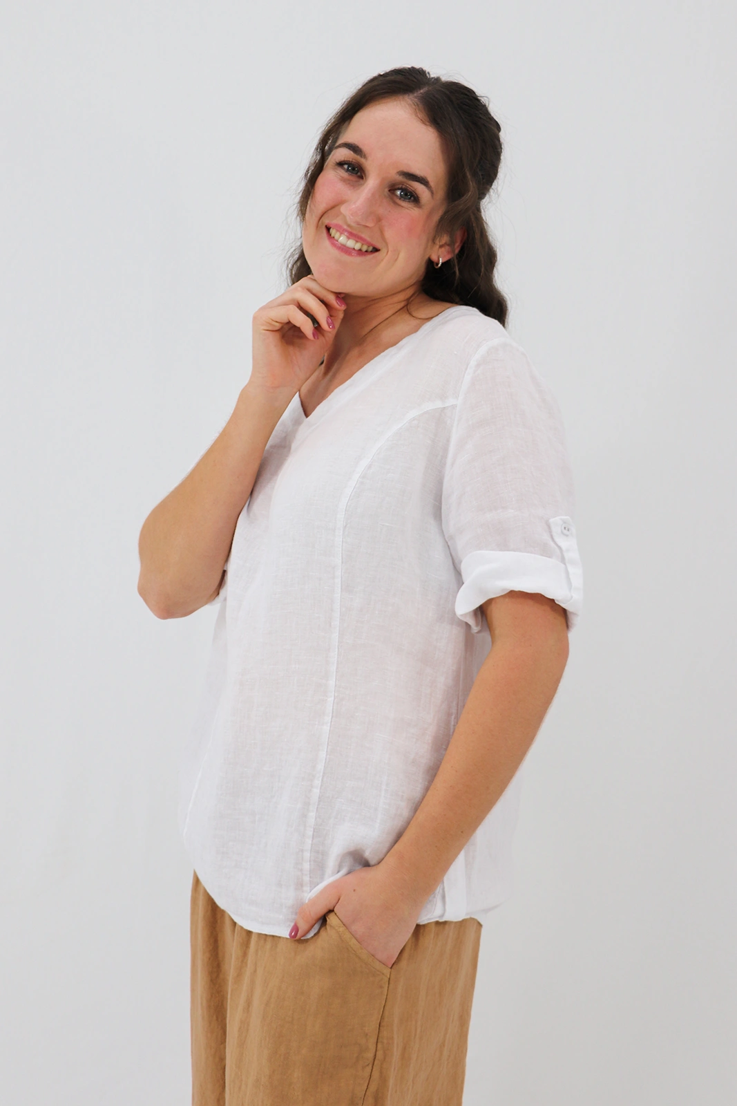 Aida Rose Linen Lunetta V-Neck Blouse White Side