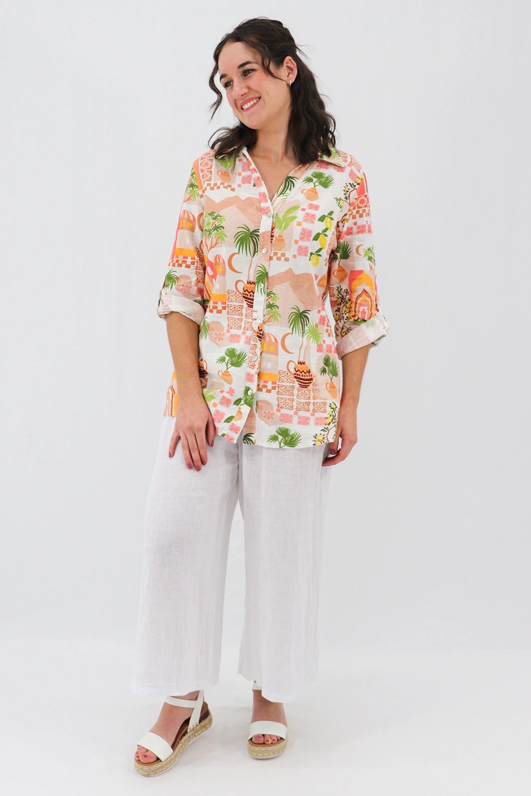 Aida Rose Linen Classic Shirt - Moroccan Village Model